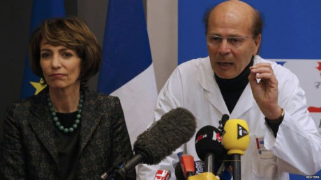 Bộ trưởng Y tế Pháp, bà Marisol Touraine (trái) tại cuộc họp báo. (Nguồn: AFP)