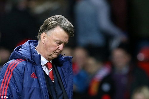 Không chịu nổi áp lực, ông Van Gaal sẽ sớm chia tay MU?