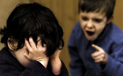 Cha mẹ làm gì khi khi con bị bạn bắt nạt?