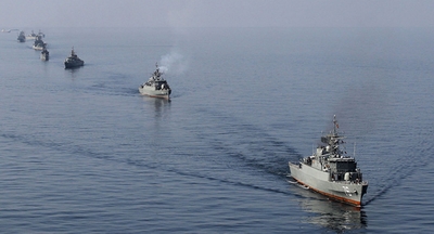 &quot;Sợ&quot; Hải quân Iran, tàu chiến Mỹ chạy vội