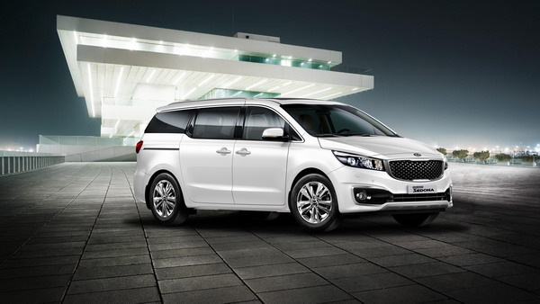 Kia Sedona.jpg