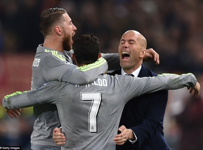 Zidane sướng rơn sau chiến thắng kịch tính trước AS Roma