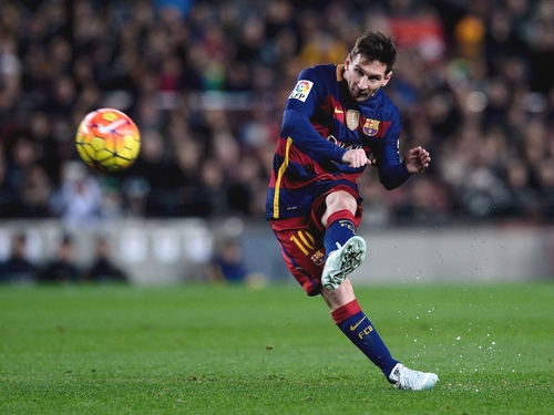 Messi trở thành cầu thủ đầu tiên ghi 300 bàn tại La Liga
