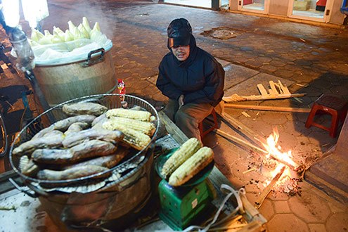 Gió mùa Đông Bắc gây mưa rét, Hà Nội 13 độ C