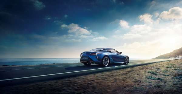 Lexus LC500h_1_resize.jpg