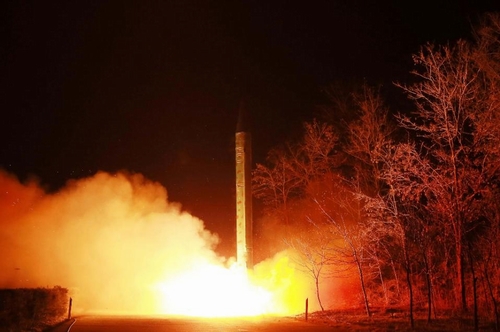 Bình Nhưỡng tiếp tục phóng thử tên lửa khiến tình hình trên bán đảo Triều Tiên thêm căng thẳng
