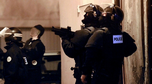 Cảnh sát Pháp lục soát khu vực nghi có khủng bố