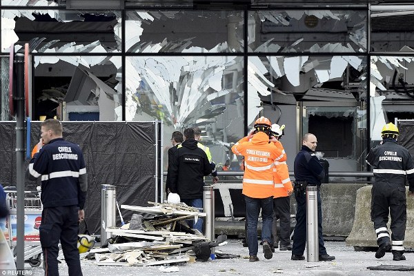 Hiện trường một khu vực bị đánh bom khủng bố ở Brussels hôm 22/3