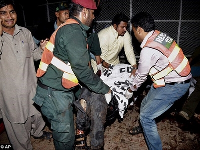 Đánh bom kinh hoàng tại Pakistan: 65 người thiệt mạng