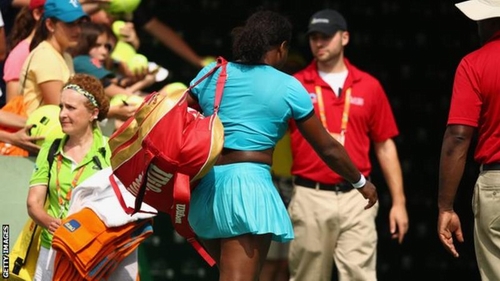 Serena Williams đã phải rời khỏi giải