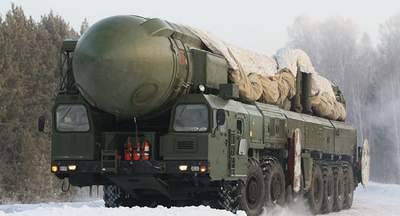 Nga tập trận rầm rộ với tên lửa chiến lược