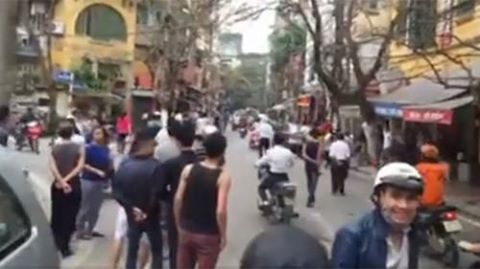 Hà Nội: Công an nổ súng trấn áp, giải tán đám đông