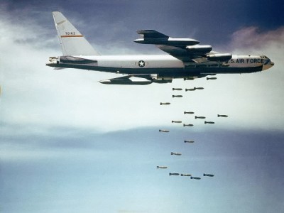 Vì sao Mỹ bất ngờ điều B-52 &quot;già cỗi&quot; đến Syria?