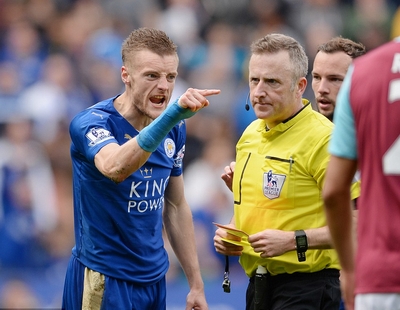 Leicester may mắn &quot;thoát chết&quot; ngay tại King Power