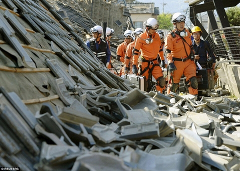 Hiện trường sau động đất ở Nhật Bản