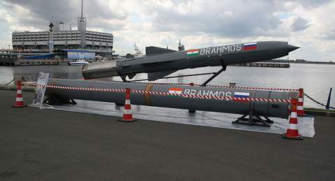 Nga-Ấn xuất khẩu tên lửa siêu thanh BrahMos