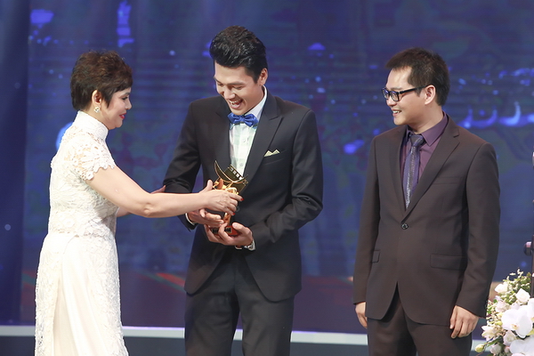 Quang Tuấn đoạt Cánh Diều Vàng, thẳng tiến HTV Awards