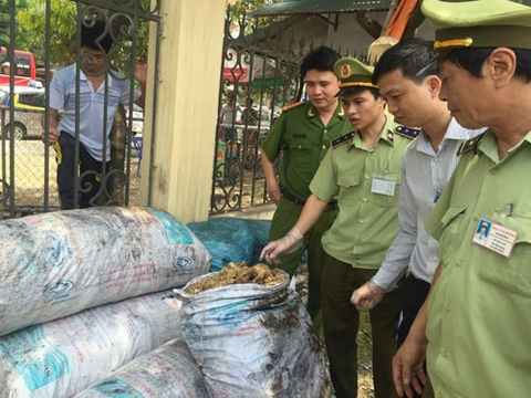 Liên tiếp bắt thực phẩm bẩn, bốc mùi ôi thiu