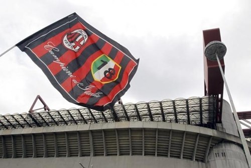 Tập đoàn của Trung Quốc đề nghị trả 700 triệu euro để mua lại AC Milan