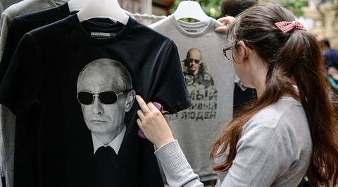 Uy tín của Tổng thống Putin bất ngờ sụt giảm
