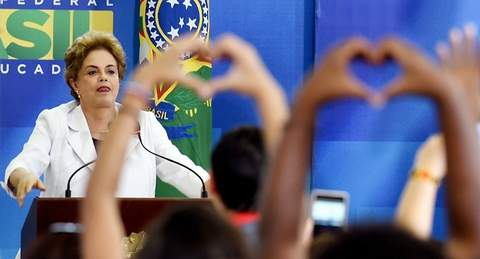 &quot;Nữ tướng&quot; Rousseff vội vàng dọn đồ khỏi phủ tổng thống