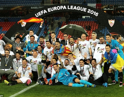 3 bàn thắng giúp Sevilla lập kỷ lục tại Europa League