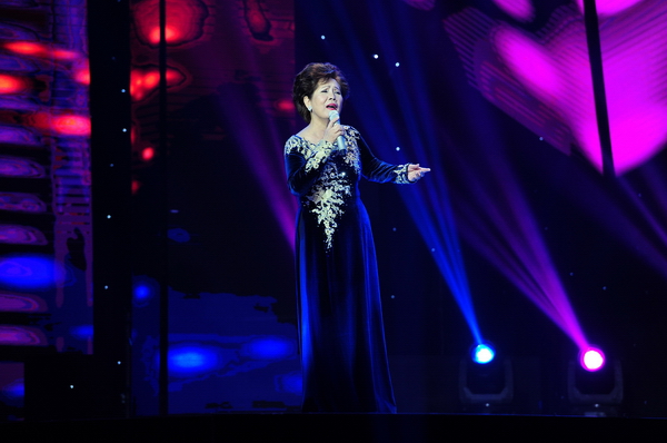 Đặc biệt, ở đêm Chung kết, còn có sự trình diễn của nữ danh ca Phương Dung với bài hát Nỗi buồn gác trọ. Phần trình diễn của nữ danh ca đã khiến khán giả reo hò cổ vũ nồng nhiệt.