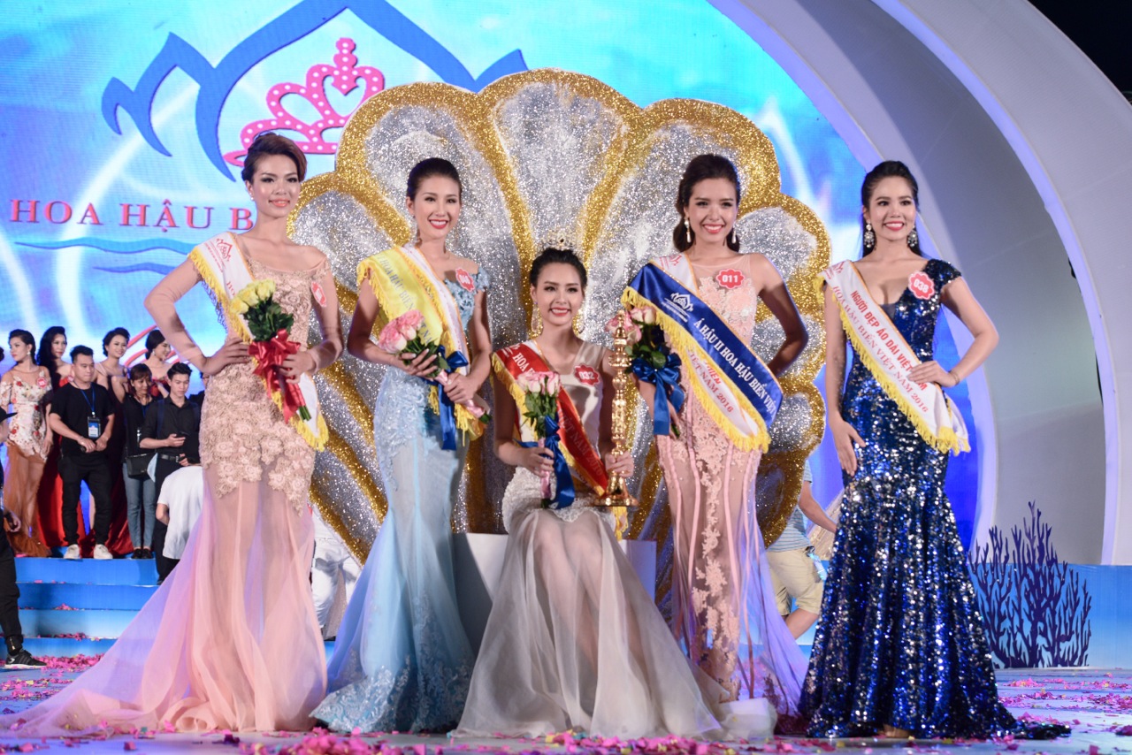 Phạm Thùy Trang đăng quang Hoa hậu Biển