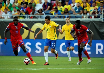 Coutinho lập hattrick, Brazil đại thắng Haiti 7-1