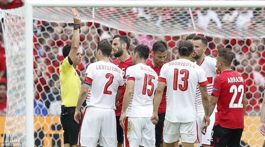 Thi đấu thiếu người Albania dù nỗ lực nhưng cũng không thể lật ngược thế cờ