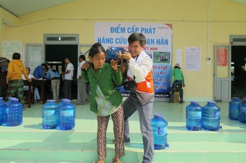 UNDP tài trợ nước sạch tận tay người dân vùng hạn nặng