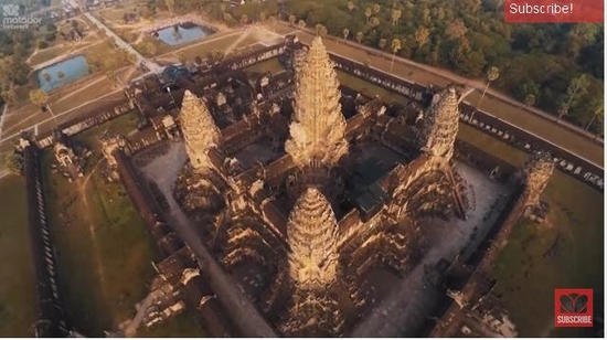 Hình ảnh Angkor Wat từ trên cao. Ảnh cắt từ clip.