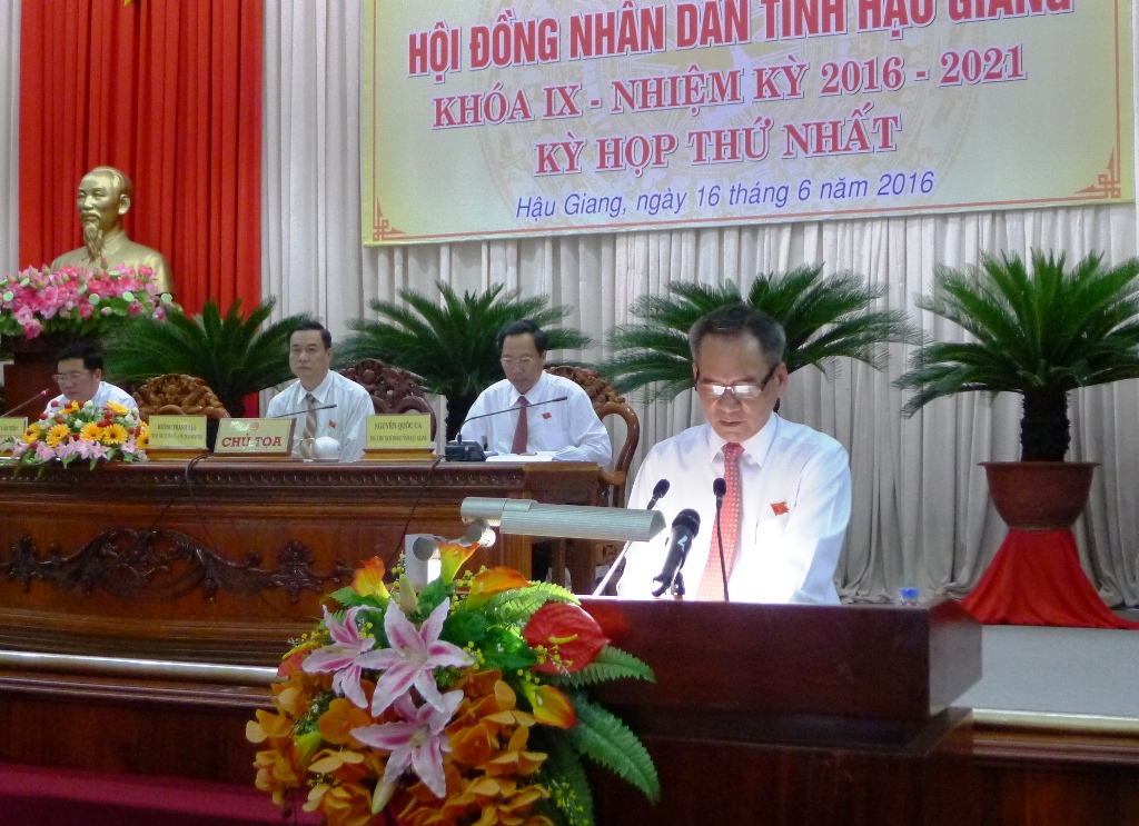 Ông Lữ Văn Hùng được bầu giữ chức Chủ tịch UBND tỉnh nhiệm kỳ 2016 - 2021