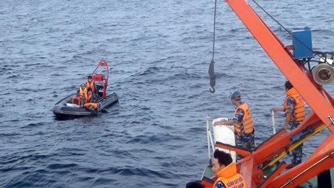 Đội tìm kiếm Casa 212 tìm thấy 1 thi thể trên biển