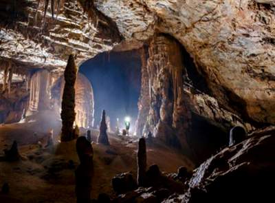 Hành trình thám hiểm hang động triệu năm tuổi ở Phong Nha