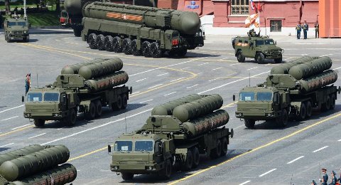 Nga dàn trận siêu tên lửa S-400, phương Tây kinh hãi