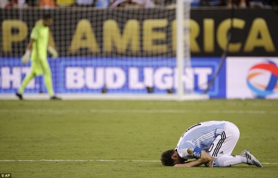 Messi ân hận sau khi sút hỏng penalty
