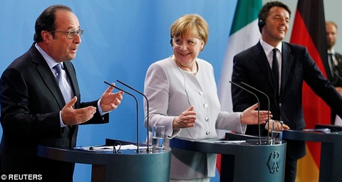 Tổng thống Pháp, Thủ tướng Đức và Thủ tướng Italia (lần lượt từ trái sang phải)