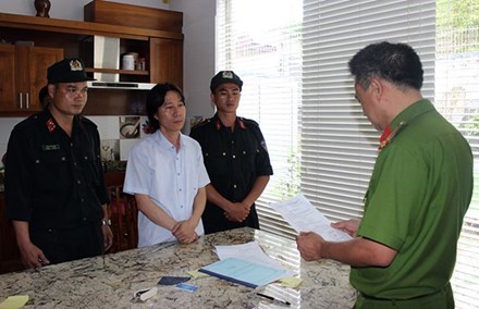 Cảnh sát đọc lệnh bắt trùm cá độ Trần Văn Thái