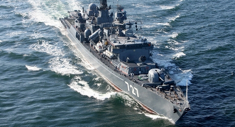 Bị tàu chiến Mỹ áp sát nguy hiểm, Nga &quot;lạnh gáy&quot;