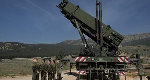 Ba Lan sắm tên lửa cực mạnh để &quot;khiêu chiến&quot; với Nga