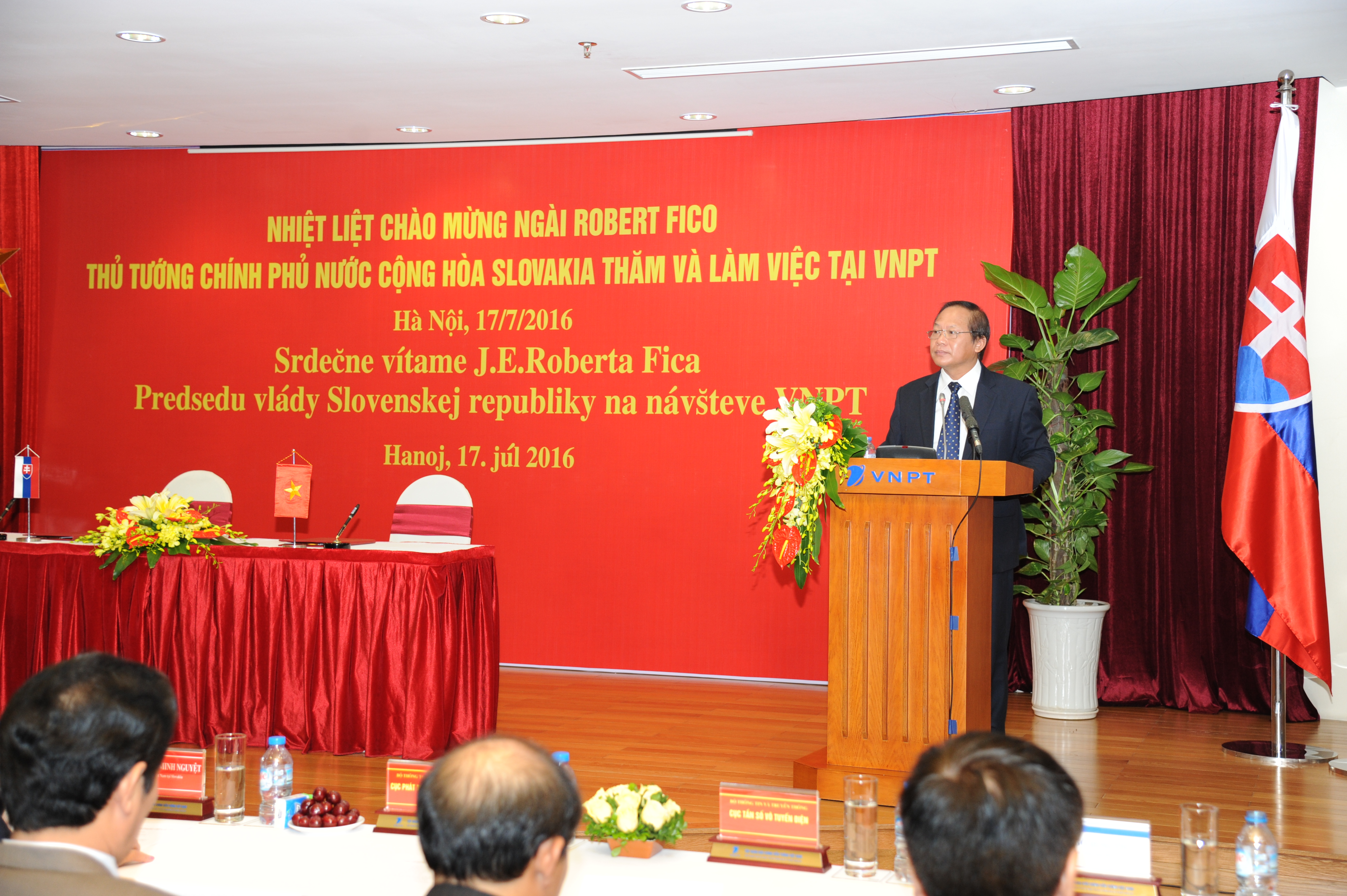  Bộ trưởng Bộ TT&TT Trương Minh Tuấn cho biết cơ hội hợp tác giữa hai nước là rất lớn. Việt Nam đã sẵn sàng cho hội nhập quốc tế