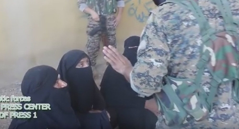 Nhóm chiến binh khủng bố giả trang thành phụ nữ đã bị bắt