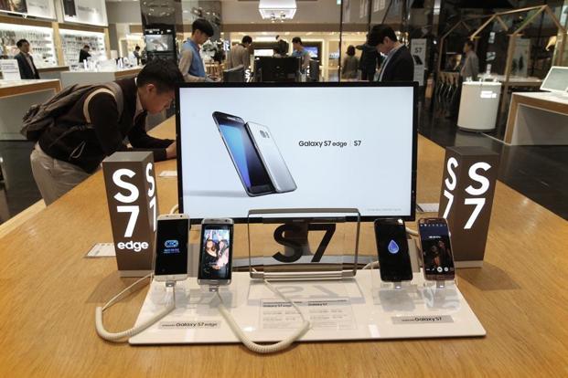 Samsung khởi sắc nhờ Galaxy S7, Apple thất thu vì iPhone 6s