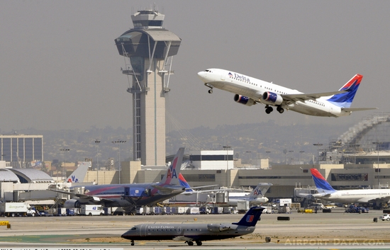 Du khách Trung Quốc bị bắt giữ tại sân bay Los Angeles