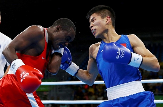 Hôm qua (8/8), tay đấm Lubin người Trung Quốc đọ sức với đối thủ Peter Mungai Warui, người Kenya, ở hạng nhẹ (từ 46 đến 49 kg) môn boxing Olympics Rio 2016.