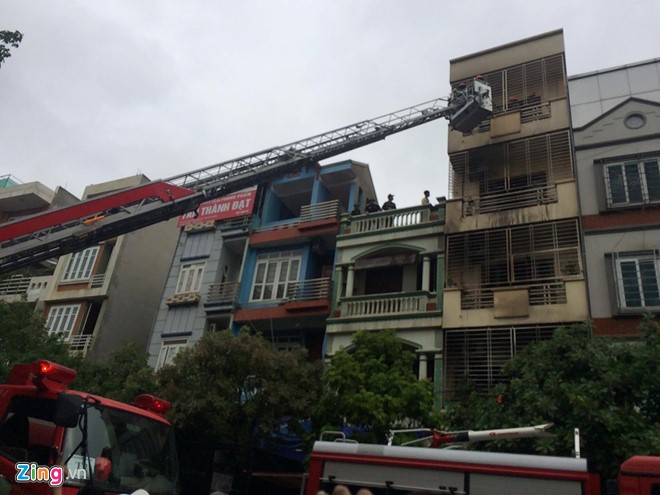 Cháy nhà 5 tầng tại khu giãn dân Mỗ Lao
