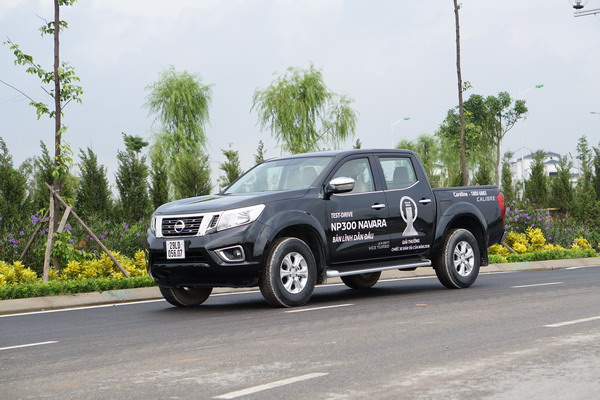 NP300 Navara_01_resize.JPG