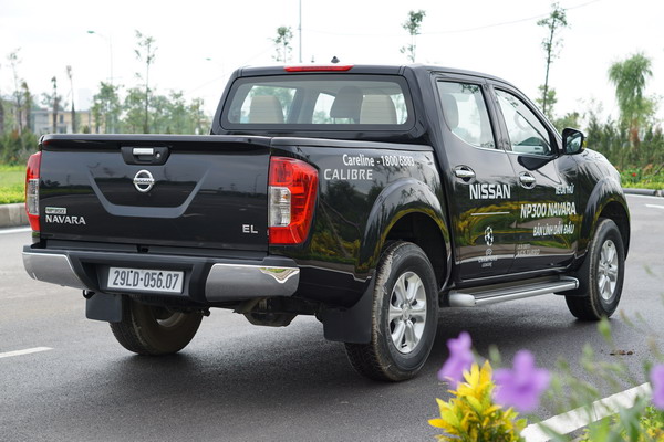 NP300 Navara_06_resize.JPG