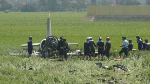 Máy bay quân sự L39 rơi ngay sau khi cất cánh 5 phút